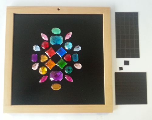 Magnettafel mit Funkelsteinen.