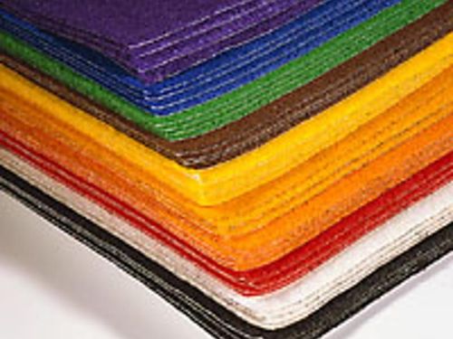 Jaffapapier met slechts 10 vel assortie in 10 kleuren. 35x50 cm. Jaffapapier 35 x 50 cm. Jaffa is papier met een zachte toplaag en een struktuur als badstof.