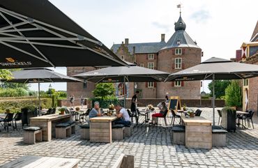 Kasteel Ammersoyen | Horeca En B&B In Koetshuis