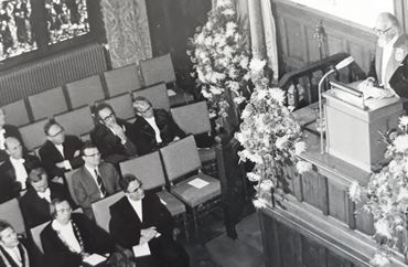 1974 - Chris van Leeuwen houdt zijn rede over zijn Relatietheorie bij de Rijksuniversiteit Groningen