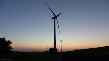 Windturbine in de avond