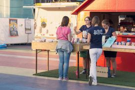 Pleinsbioscoop meets deaf culture: een filmfestival voor en door mensen met en zonder gehoorbeperking