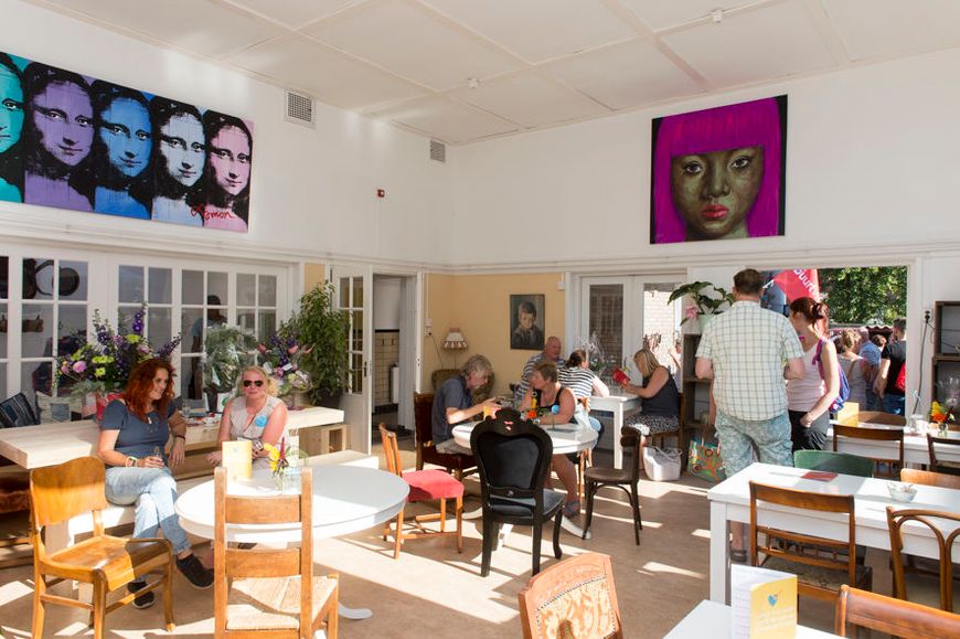 Lunchroom De Buurtvrouw biedt arbeidsplaatsen aan jongeren met afstand tot de arbeidsmarkt