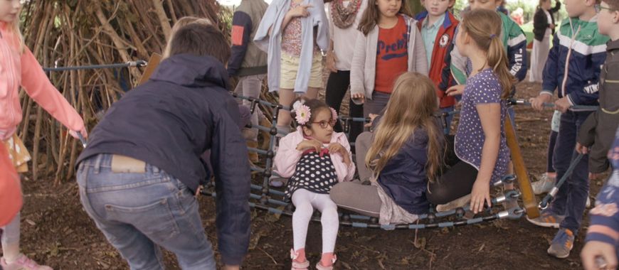 Samen naar School, Stichting Liz