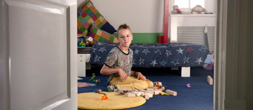 Levi speelt alleen